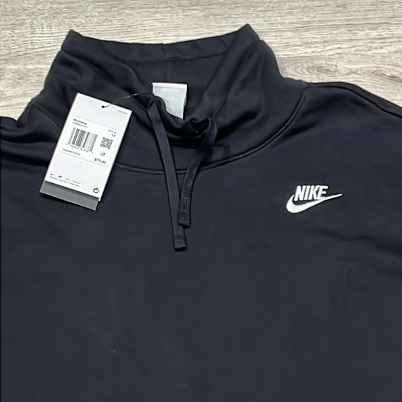 Nike Sportswear Club Fleece Women's Oversized Mock-Neck Sweatshirt (Plus Size) - Picture 2 of 5